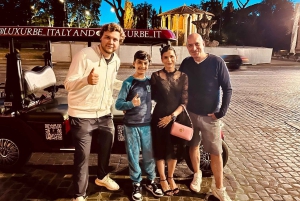 Roma: Tour della città con golf cart di notte