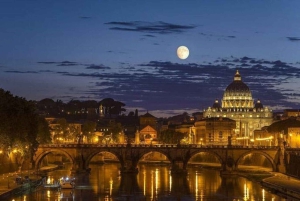 Roma: tour nocturno en carrito de golf con recogida gratis