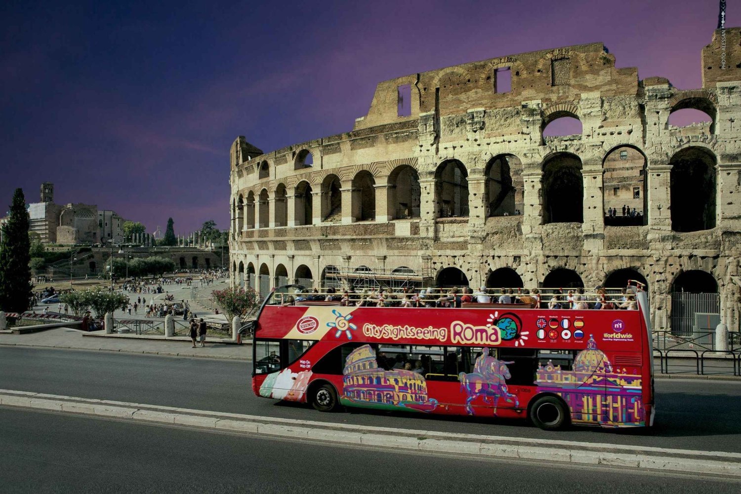 Rooma: City Highlights Open-Top Bus Night Tour