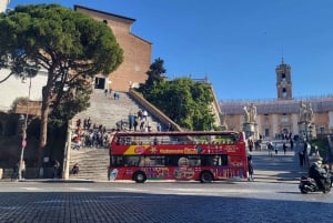 Roma: tour serale delle attrazioni della città in autobus con piano panoramico