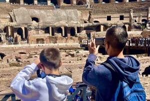 ローマ：コロッセオ、古代ローマツアーまたはオーディオガイドツアー