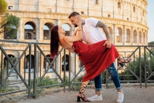 Roma: Colosseo e gemme nascoste Esperienza di servizio fotografico privato