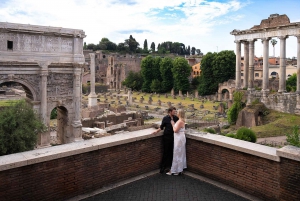 Roma: Colosseo e gemme nascoste Esperienza di servizio fotografico privato