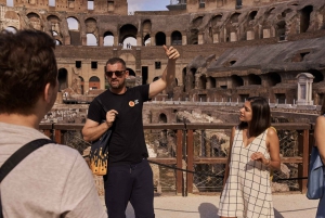 Rome : Accès aux arènes du Colisée et visite en petit groupe de la ville antique