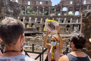 Rome : Accès aux arènes du Colisée et visite en petit groupe de la ville antique