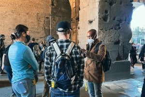 Roma: Coliseo, Arena y Colina Palatina Tour en grupo reducido