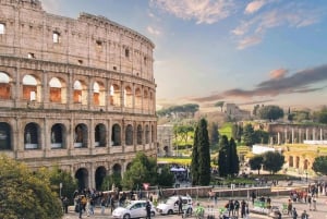 Roma: Visita guiada a la Arena del Coliseo, el Foro y el Palatino