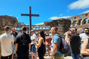 Rzym: Wycieczka po arenie Koloseum z dostępem do Forum i Palatynu