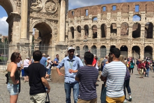 Rome: Colosseum Express Rondleiding met Arena Toegang Optie