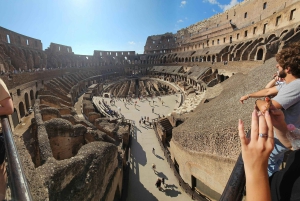 Roma: tour espresso del Colosseo con ingresso al Foro e al Palatino