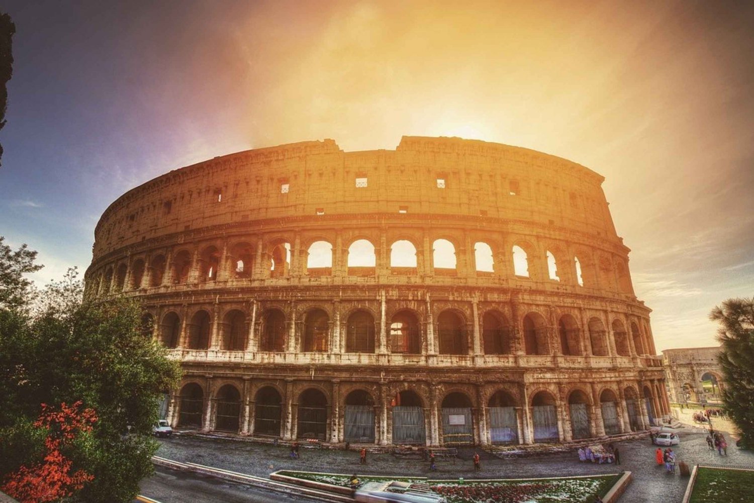 Rome: Colosseum Arena Twilight Tour & Imperial Forum Visit