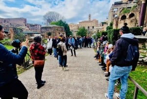 Rome: Colosseum, Forum, & Ancient Rome Guided Tour