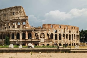 ローマ：コロッセオのガイド付きツアー（アリーナ階のみアクセス）