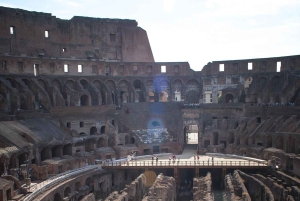 Rooma: Opastettu kierros Colosseumissa ja pääsy Rooman foorumiin