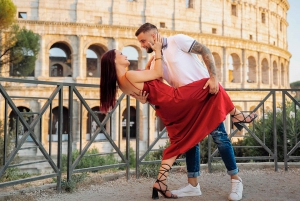 Roma: Colosseo e gemme nascoste Esperienza di servizio fotografico privato