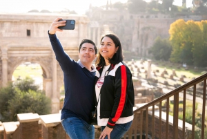 Roma: Colosseo e gemme nascoste Esperienza di servizio fotografico privato