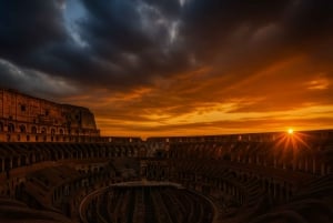 Roma: tour notturno del Colosseo con Arena e Sotterranei
