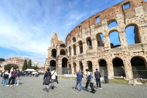 Rome: Colosseum, Roman Forum & Palatine Hill Tour