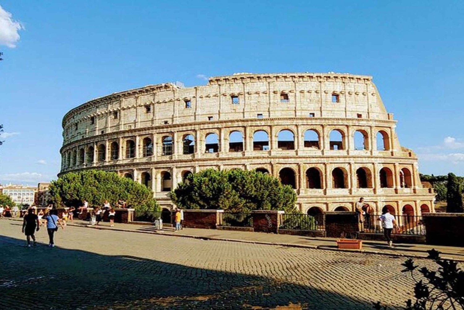 Explore-the-Colosseum