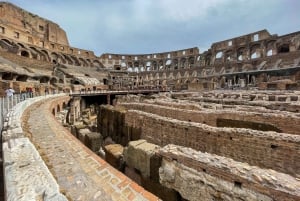 ローマ：コロッセオ見学ツアー（剣闘士闘技場入場付き）
