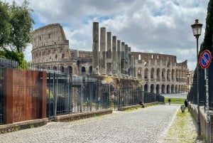 ローマ：コロッセオ見学ツアー（剣闘士闘技場入場付き）