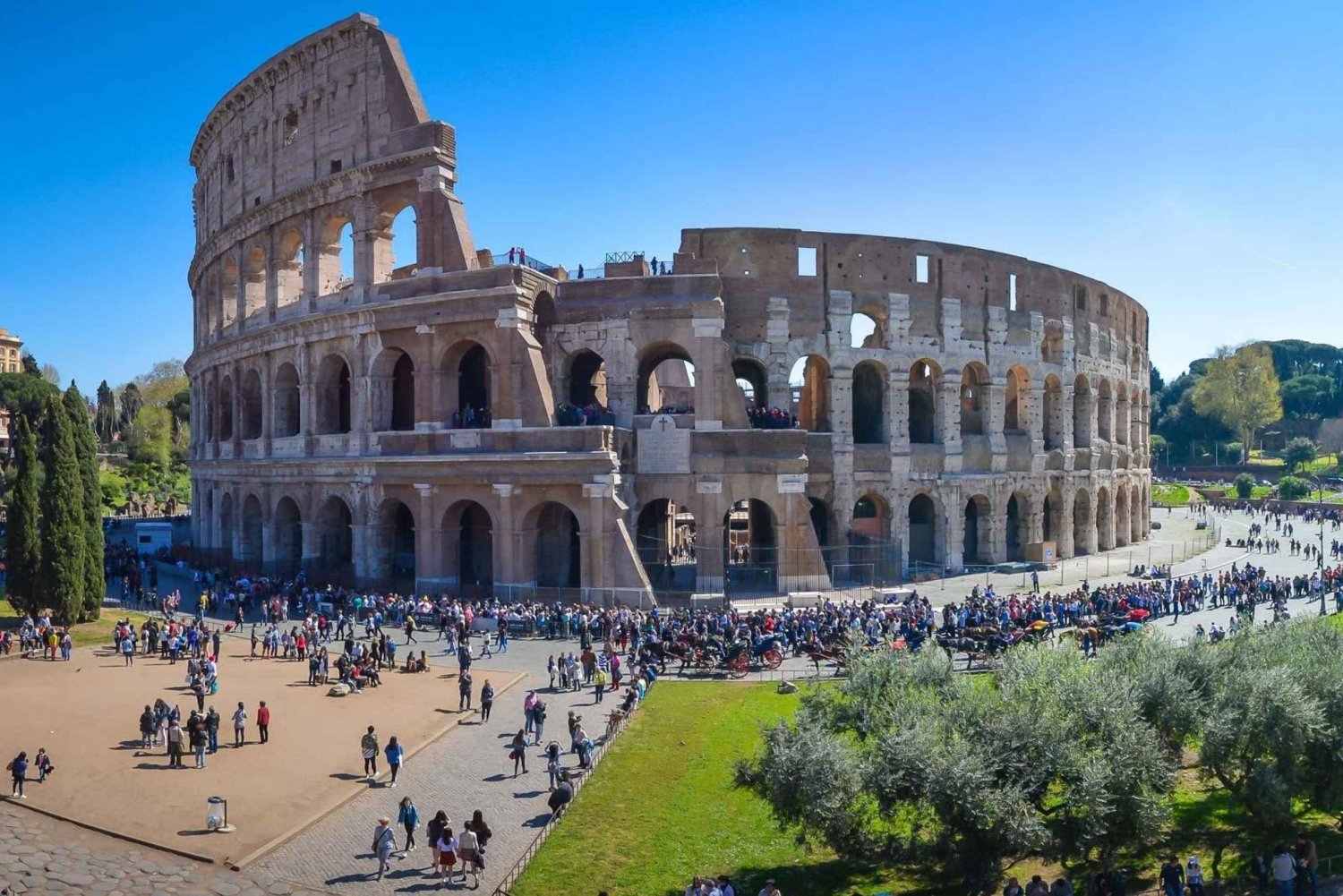 Rome: Colosseum VIP Arena Access with Audio Guide App