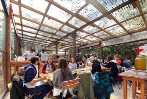 Rooma: Pizzan ja pastan kokkauskurssi viinin kera.