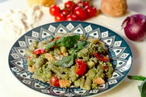 Rooma: Pizzan ja pastan kokkauskurssi viinin kera.