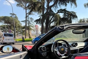 Roma: guida una Ferrari California – Tour privato di lusso
