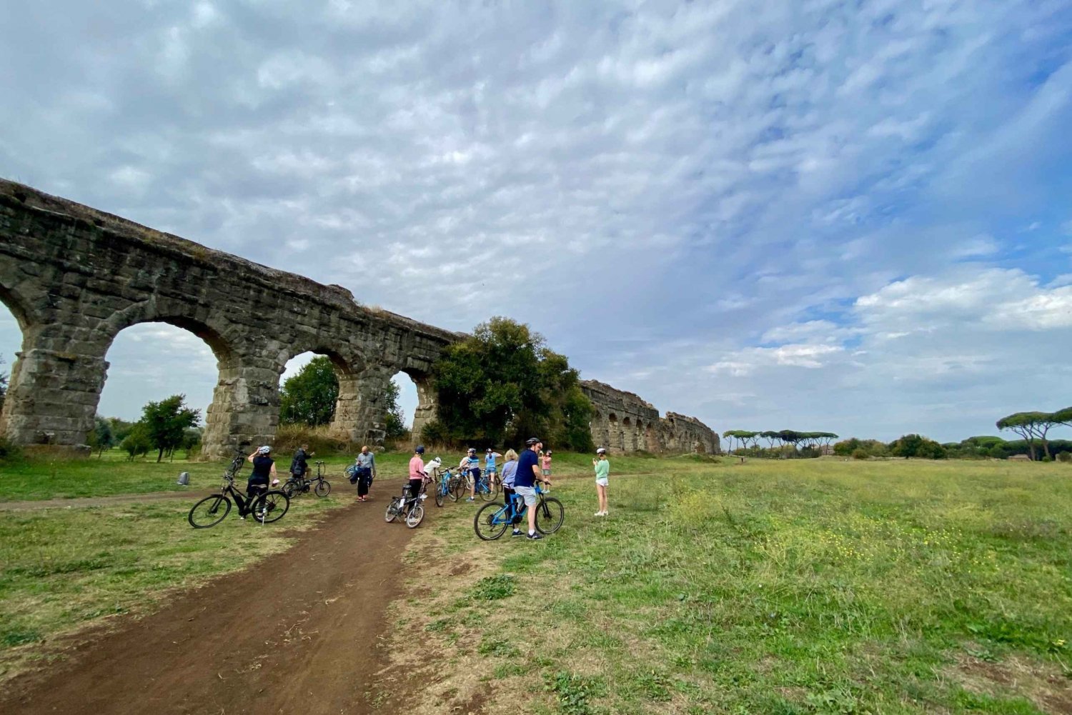 Rome:Appian Way E-bike Tour with Catacombs, Aqueducts & Food