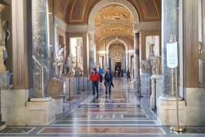 Rome: Early-Morning Small-Group Vatican Museums Tour