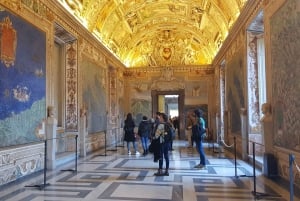 Rome: Early-Morning Small-Group Vatican Museums Tour