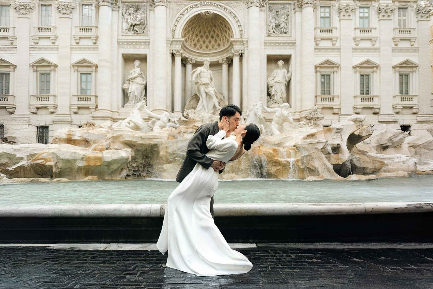 Rome: Early Morning Private Photoshoot at Iconic Landmarks