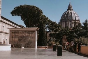 Rome: Early Vatican Museums, Sistine Chapel & Basilica Tour