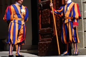 ローマ：ガイド付き教皇謁見体験（入場チケット付き）