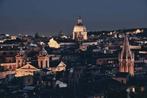 Roma: Passeio noturno de carrinho de golfe com aperitivo