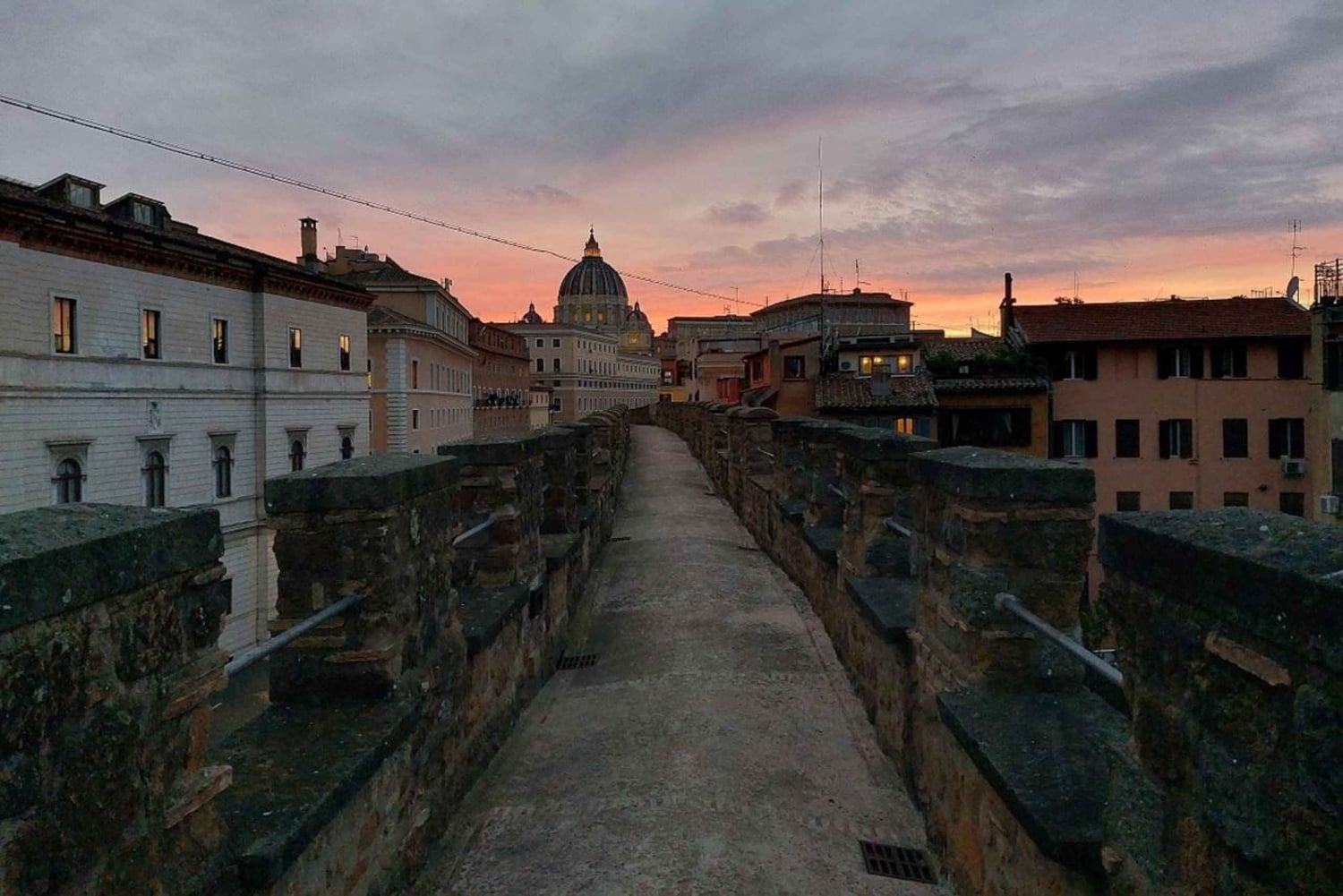 Rome: Evening Tour of Passetto di Borgo and Audio Guide App