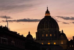 Rome: Evening Tour of Passetto di Borgo and Audio Guide App