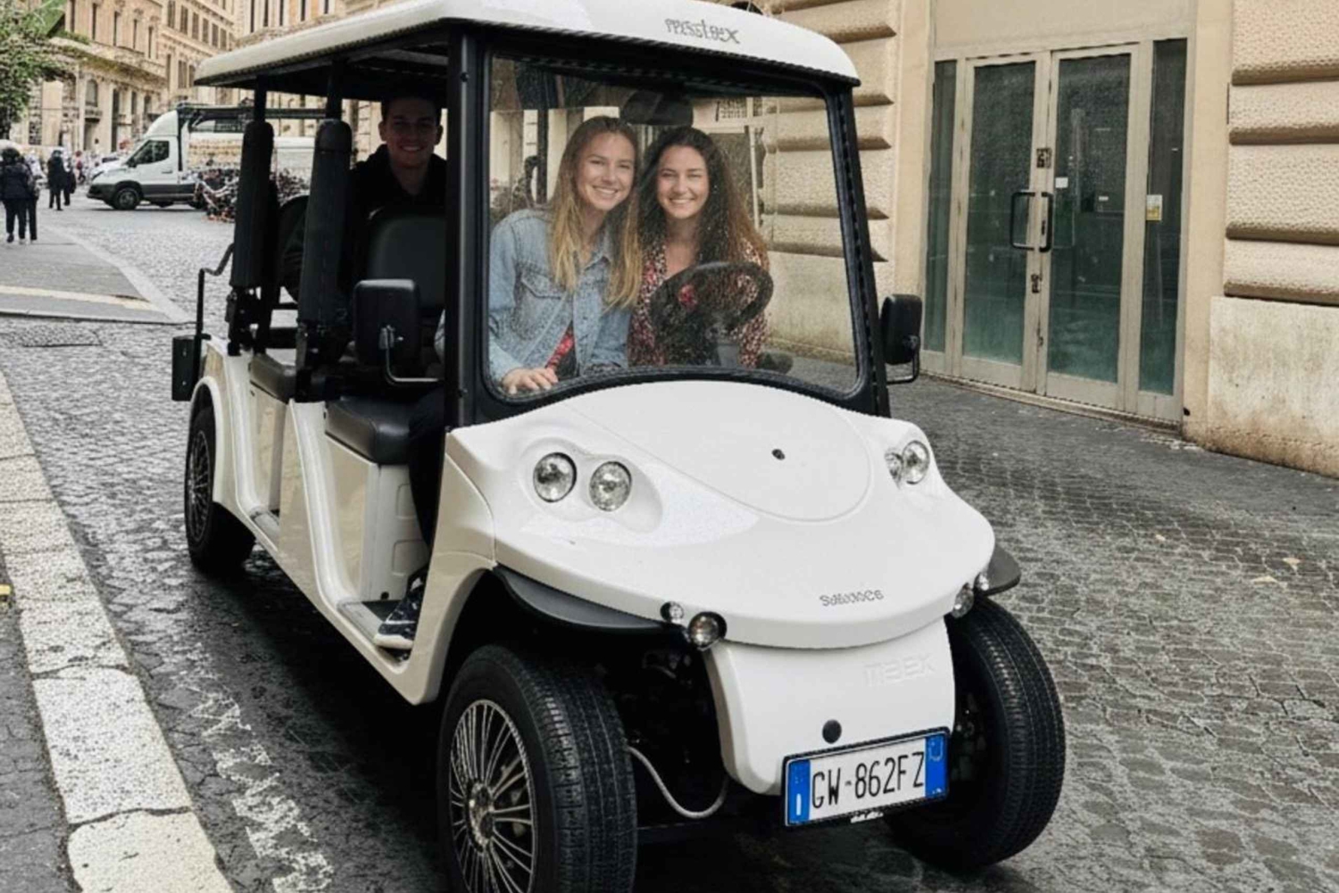 Rom: Entdecke die wichtigsten Sehenswürdigkeiten bei einer exklusiven Tour mit dem Golfwagen