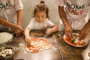 Rome Family Pizza and Tiramisu Class Near Colosseum
