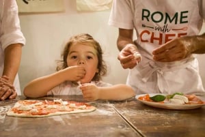 Rome Family Pizza and Tiramisu Class Near Colosseum