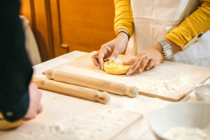 Rome: Enjoy Spritz and Pasta Making in Piazza Navona