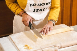Rome: Enjoy Spritz and Pasta Making in Piazza Navona