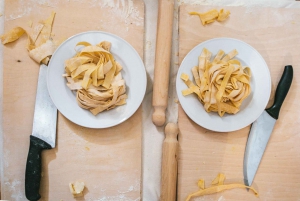 Rome: Enjoy Spritz and Pasta Making in Piazza Navona