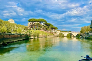 Rome: Food Tasting with Wine Pairing and Tiber River Cruise