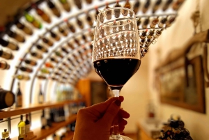 Rooman ruoan maistelu ja viinin parittaminen Trasteveressa -kokemus