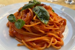Rome: Food Tour by the Vatican City with Fine Wine
