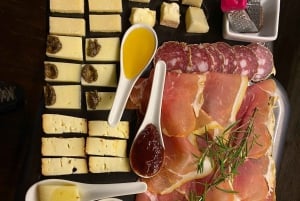 Rome: Food Tour by the Vatican City with Fine Wine