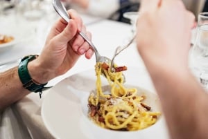 Rooma: Ruokakierros, jossa ruokaa ja Barolo-viiniä rajattomasti