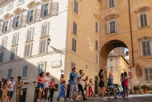 Rome: Forbidden History Walking Tour & Pub Crawl with Drinks